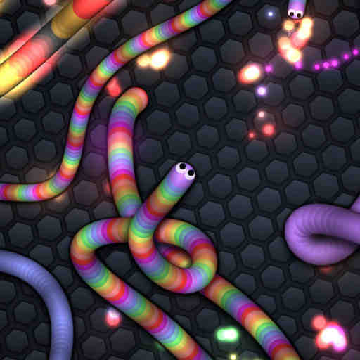 ein screenshot von dem snake web-spiel slither.io